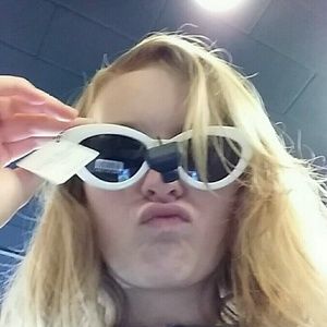 Meet your Posher, Ciara